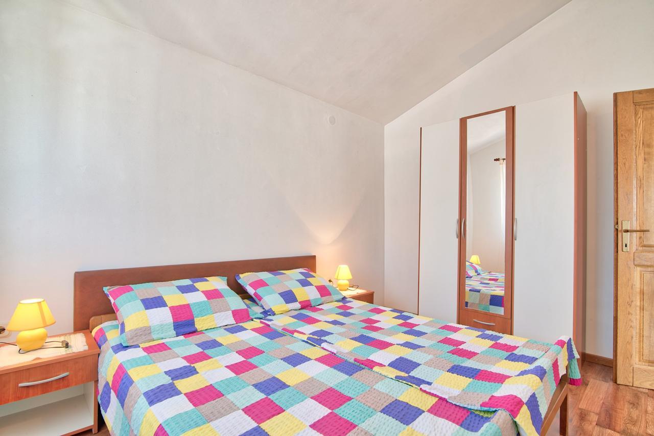 Apartment Maja Štinjan Buitenkant foto
