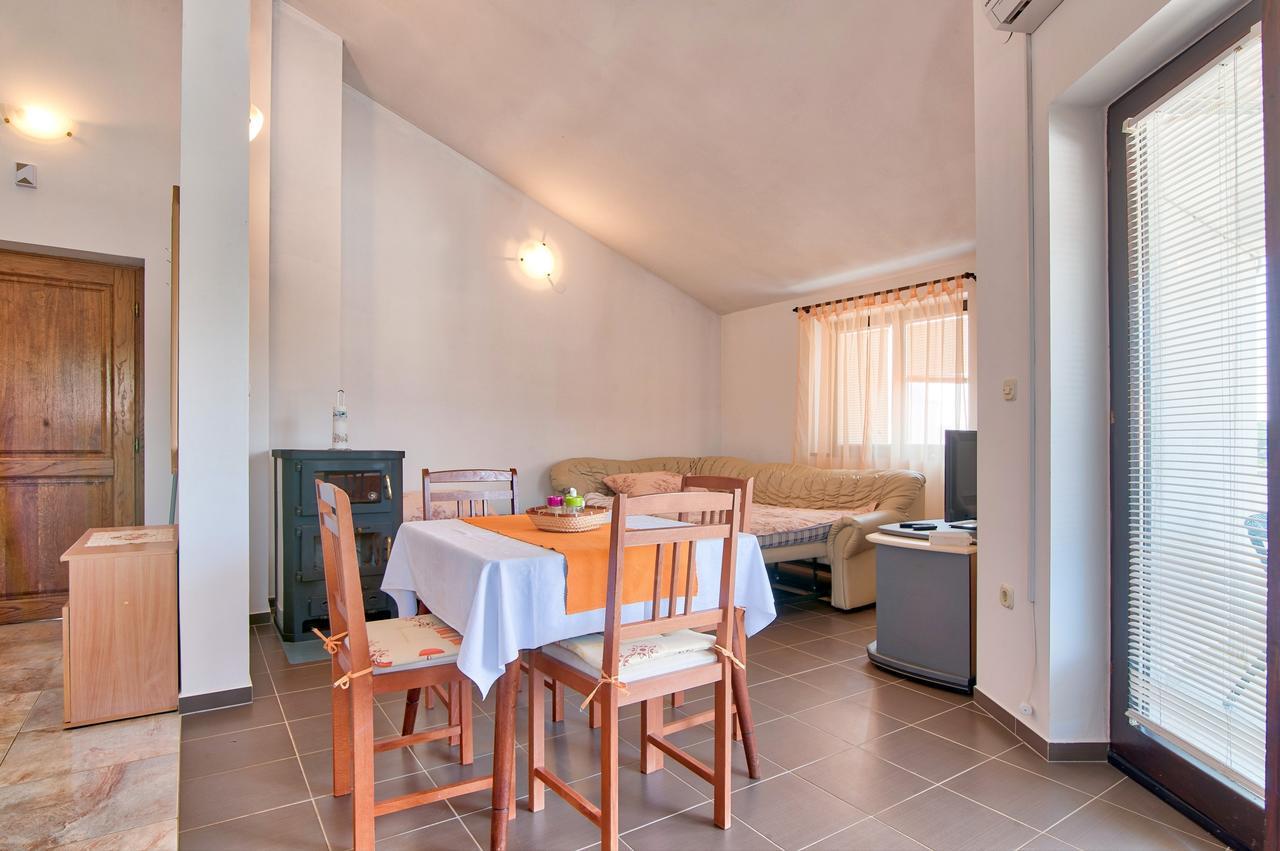 Apartment Maja Štinjan Buitenkant foto