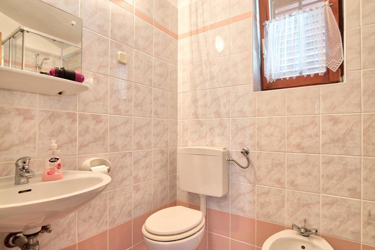 Apartment Maja Štinjan Buitenkant foto