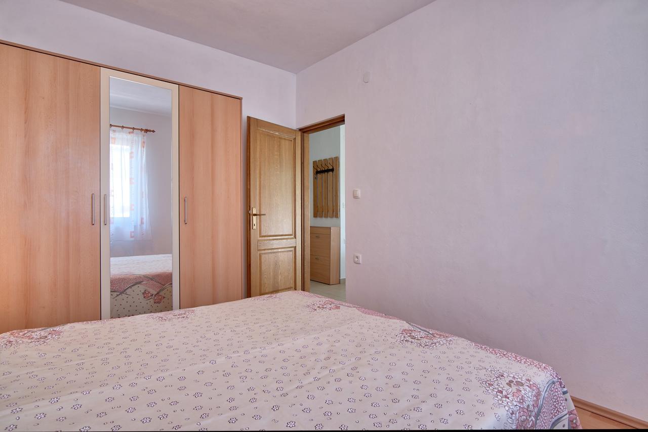 Apartment Maja Štinjan Buitenkant foto