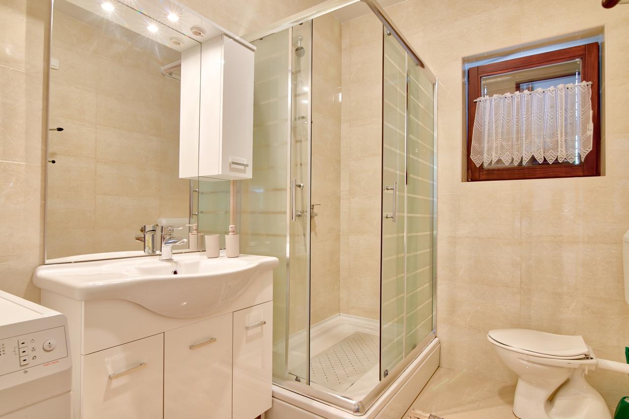 Apartment Maja Štinjan Buitenkant foto