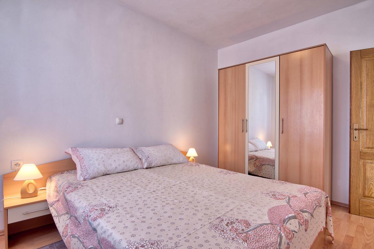 Apartment Maja Štinjan Buitenkant foto